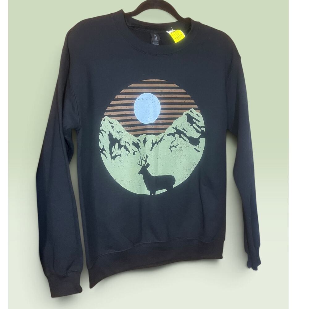 Gildan Sweatshirt Black Mountain/Deer Scene Women's Size Small NWT